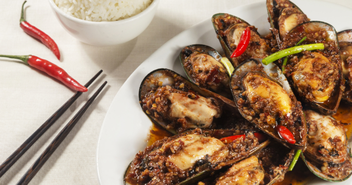 Stir-Fried Mussels with Chilli and Black Bean Sauce